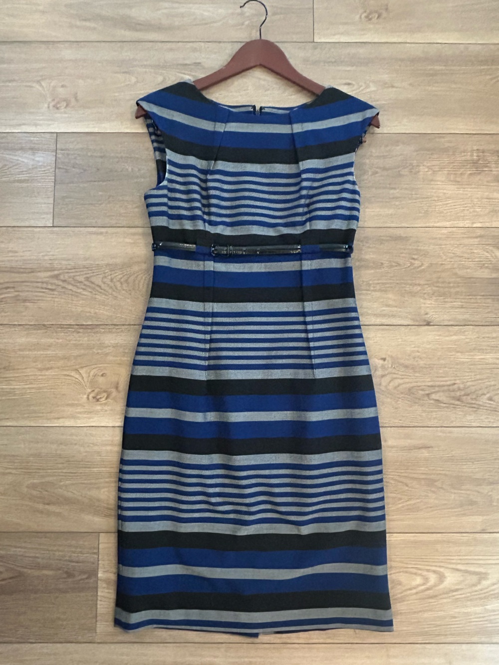Calvin Klein Size 6 Blue Black Striped Sheath Dress Sleeveless Career Midi